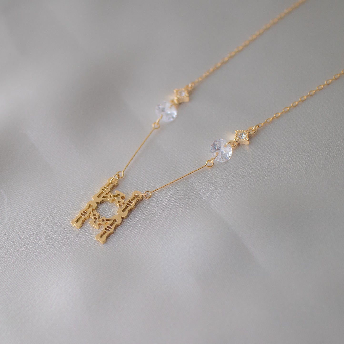 8-bamboos zirconia necklace