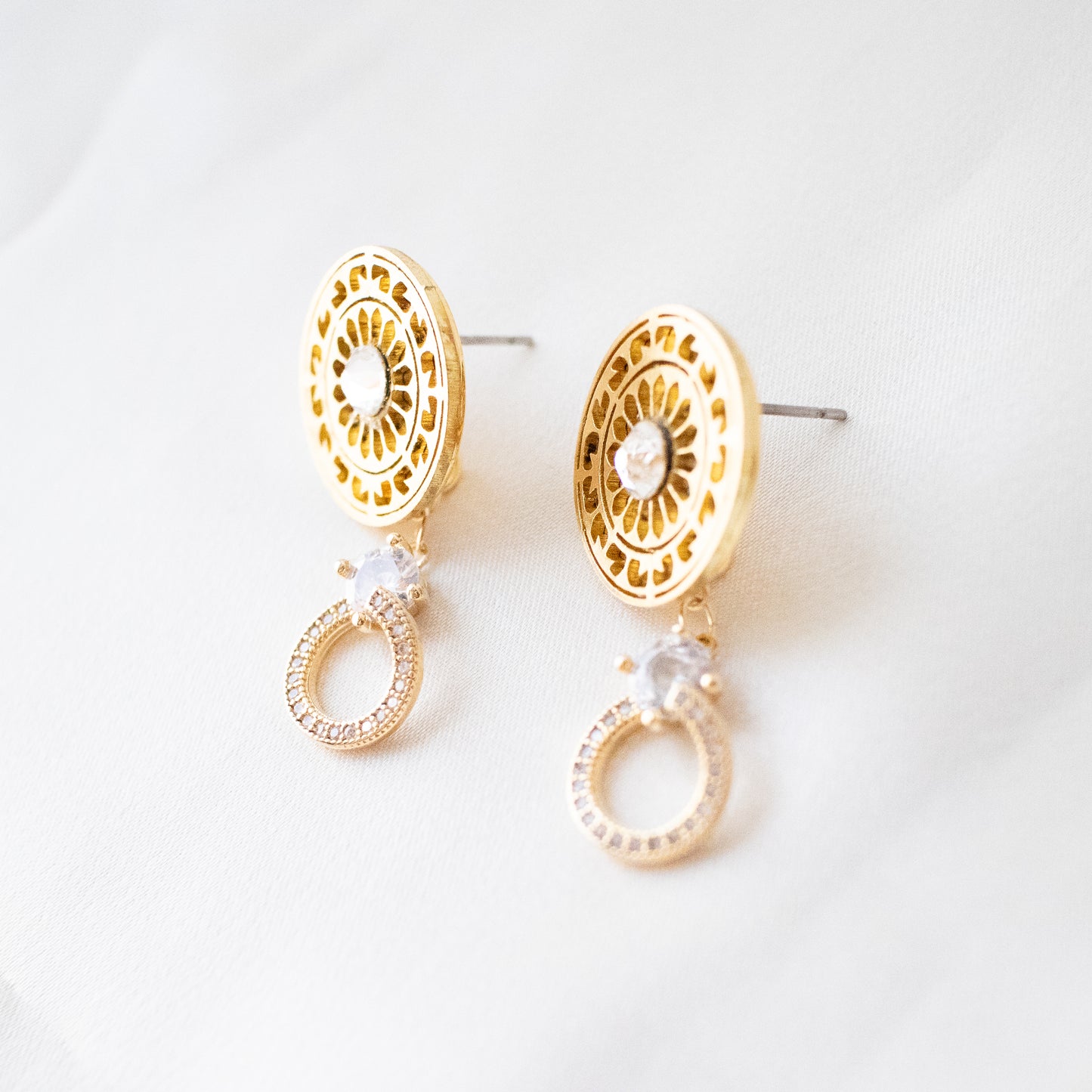 1-dots zirconium earrings