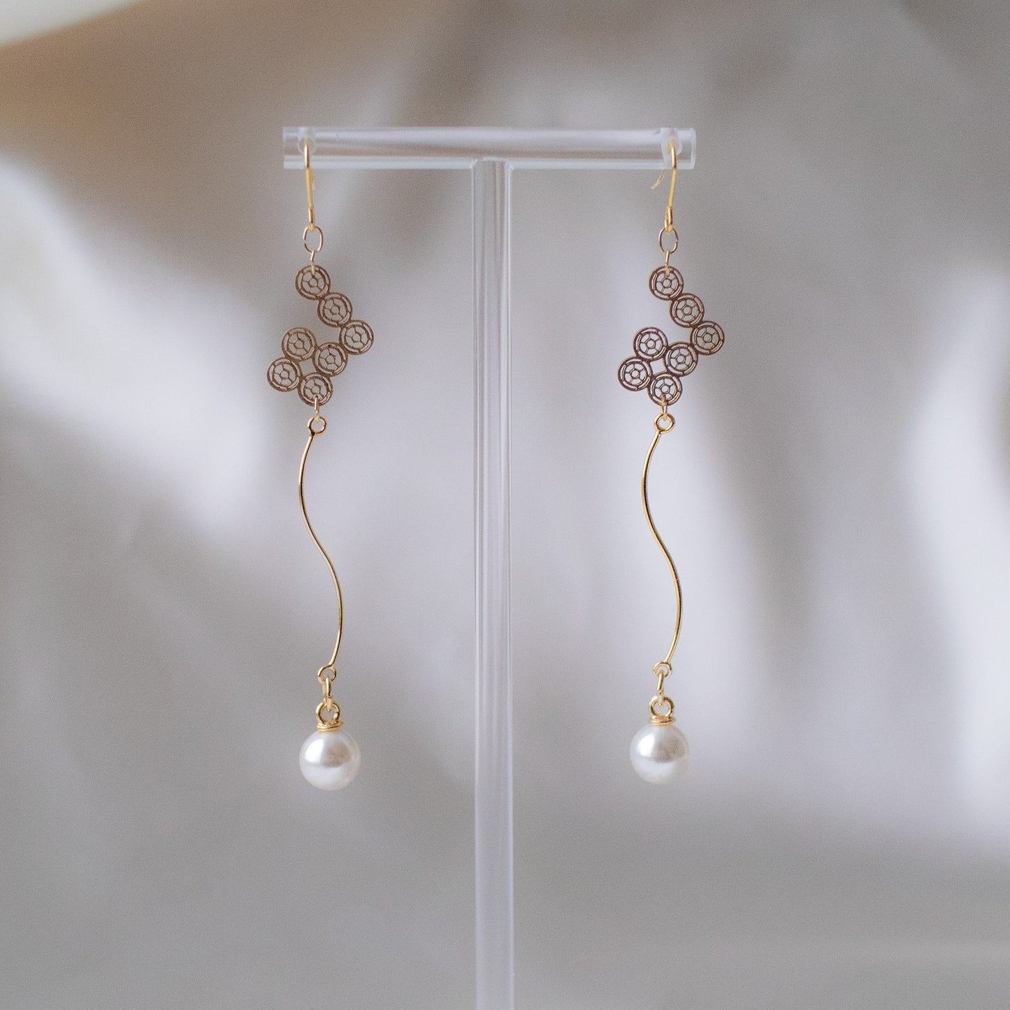 7-dots pearl earrings